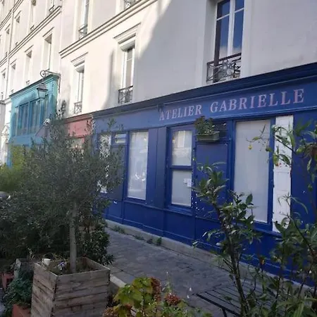Trois Pieces Au Coeur De Montmartre * Paris