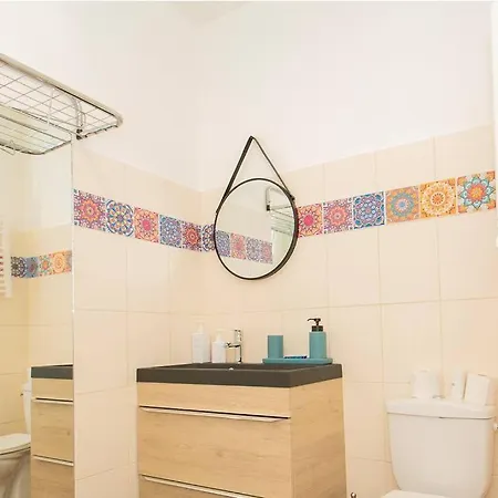 Trois Pieces Au Coeur De Montmartre Apartment Paris