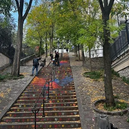 Apartment Trois Pieces Au Coeur De Montmartre *